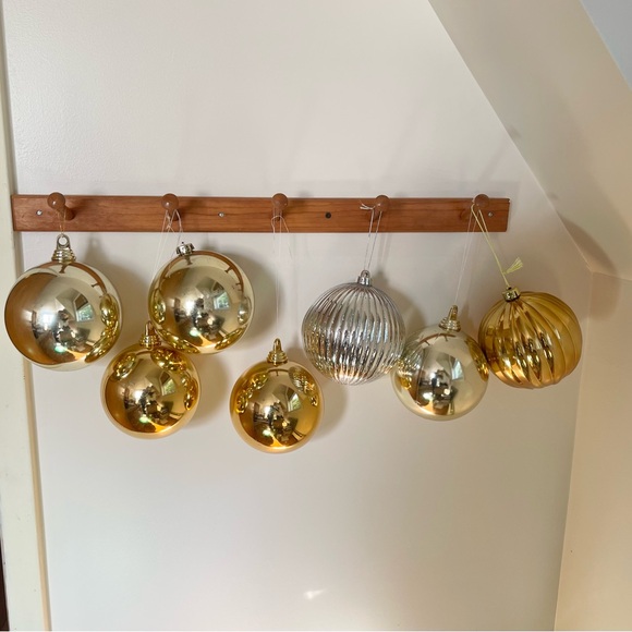 Plastic Christmas Ornaments (7)